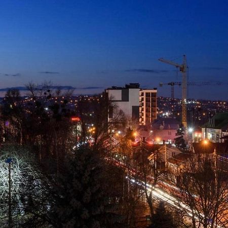 Затишна Красива Квартира-Студія В Новобудові З Балконом Tjernivtsi Exteriör bild